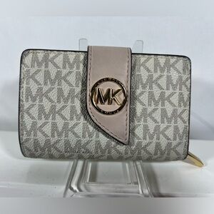 2102: Michael Kors MK Logo Compact Wallet Vanilla Blush Pink